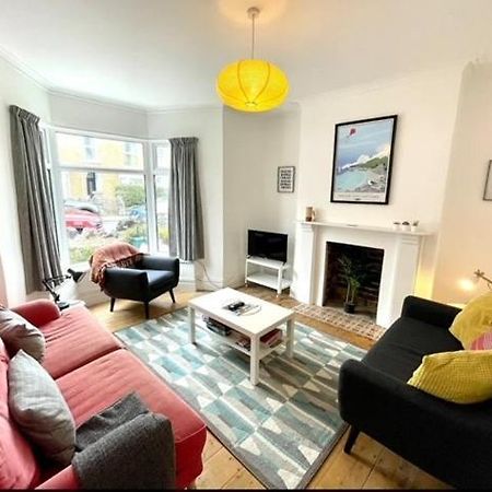 *Family Home In Mumbles. Close To The Beach* Eksteriør bilde