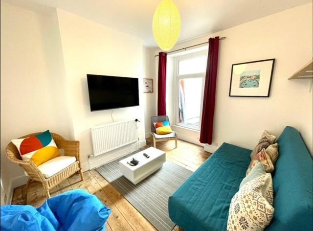 *Family Home In Mumbles. Close To The Beach* Eksteriør bilde