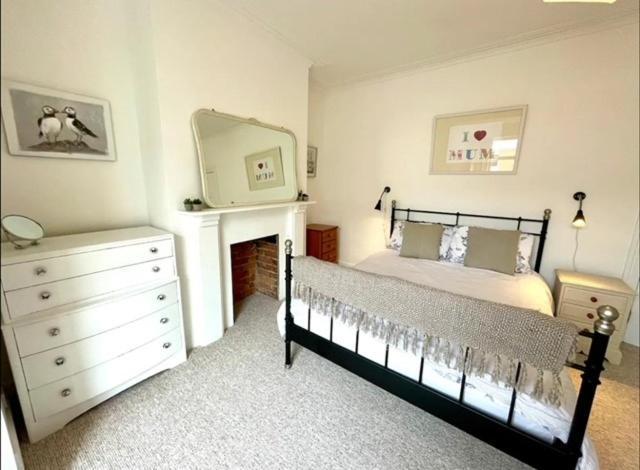 *Family Home In Mumbles. Close To The Beach* Eksteriør bilde