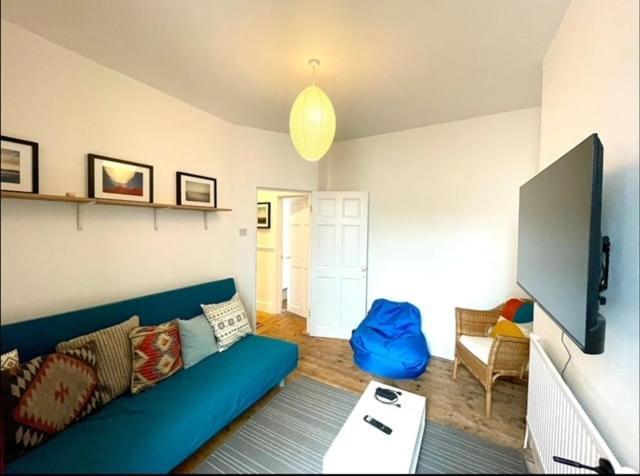 *Family Home In Mumbles. Close To The Beach* Eksteriør bilde