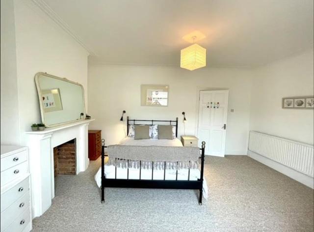 *Family Home In Mumbles. Close To The Beach* Eksteriør bilde